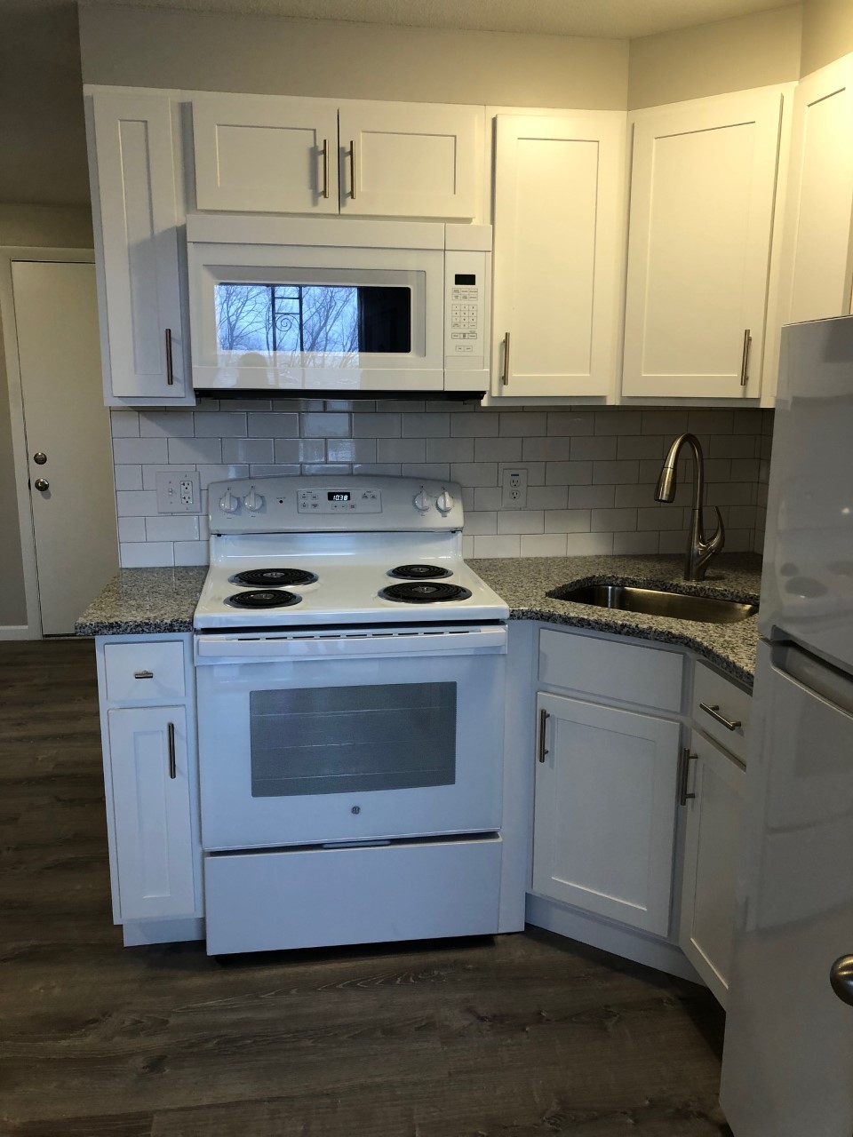 Crestwood Apartments photo 13