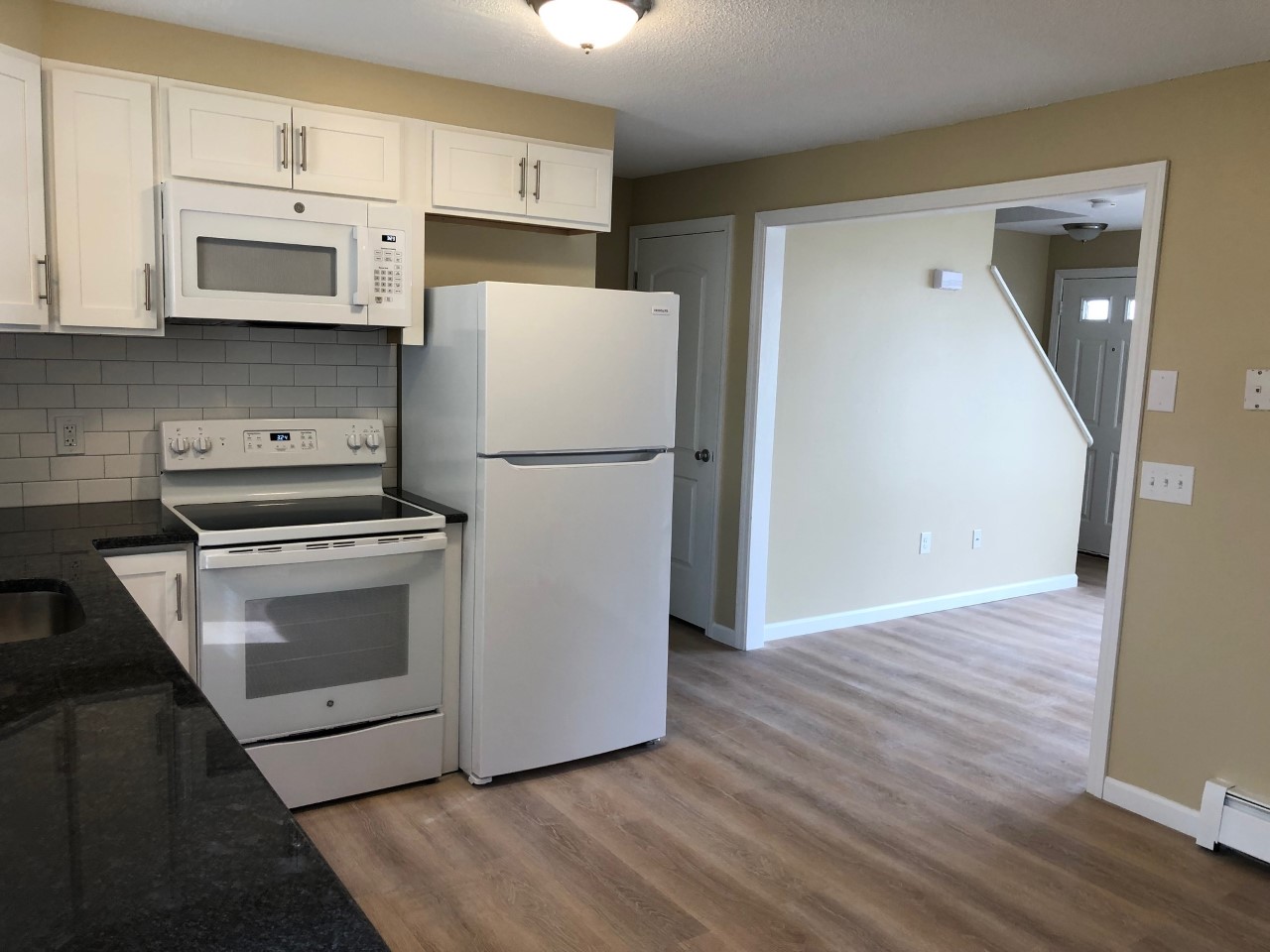 Town House Apartments photo 14
