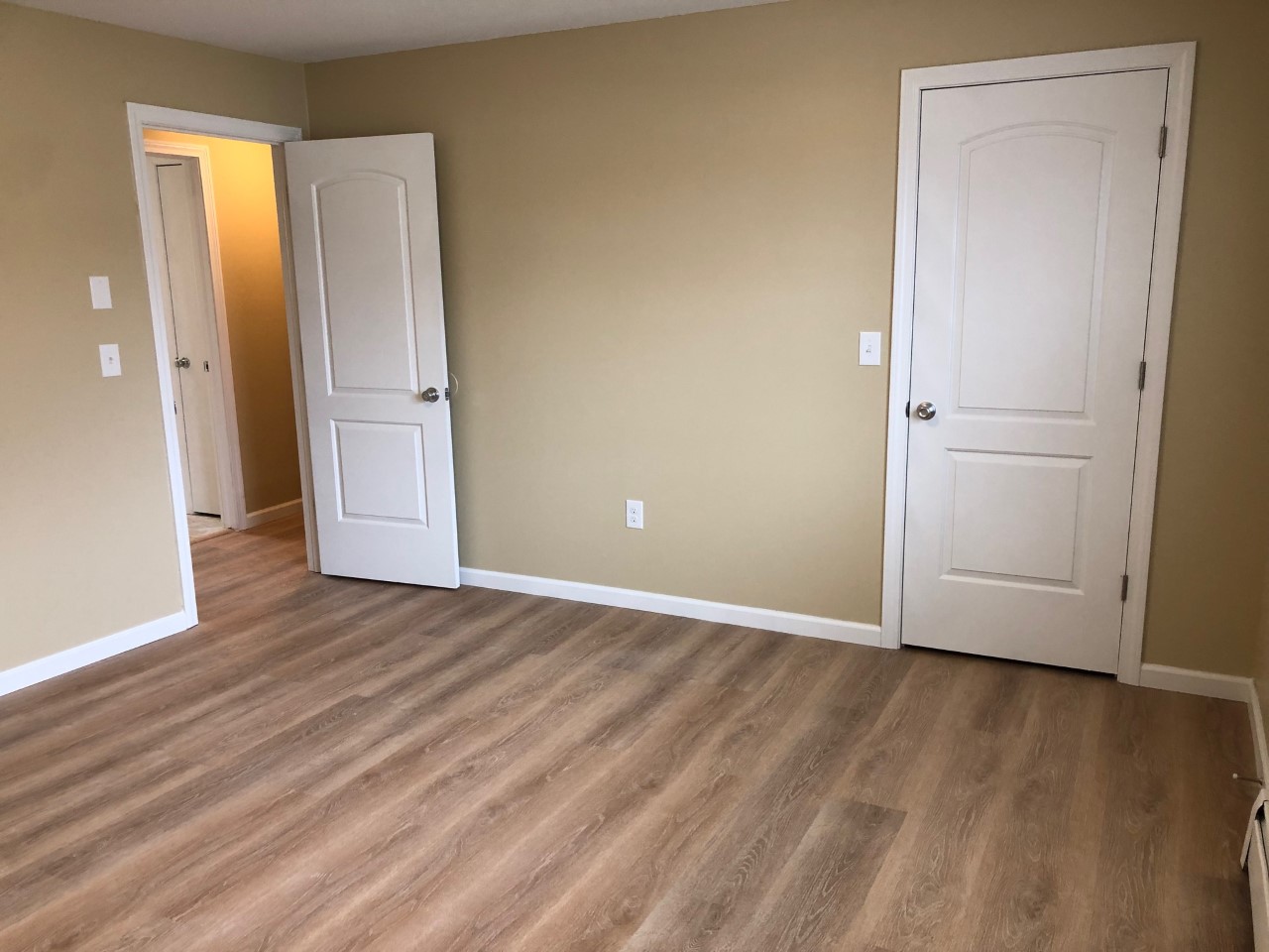 Town House Apartments photo 22