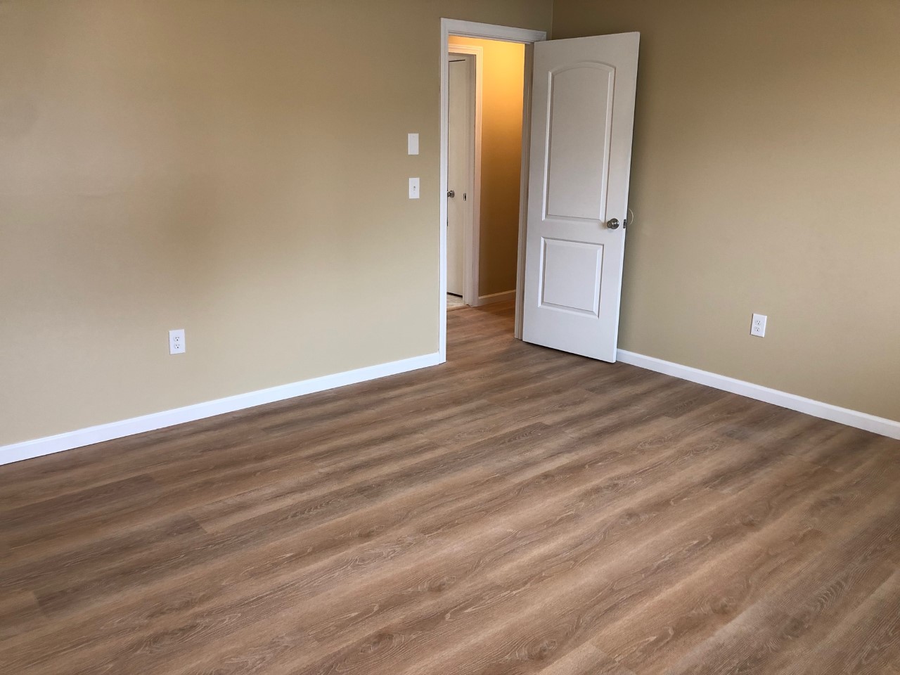 Town House Apartments photo 23